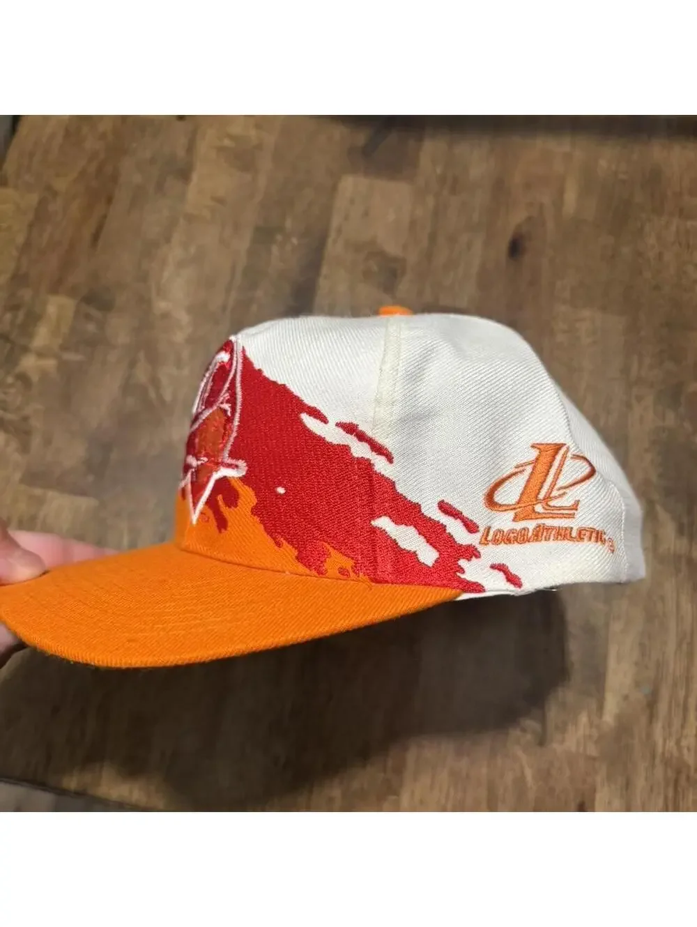 VTG Tampa Bay Buccaneers Logo Athletic Splash Snapback Hat